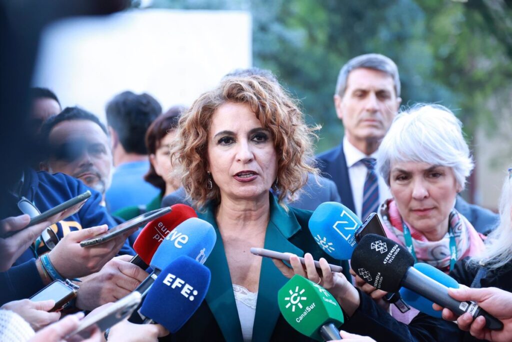 Montero se disculpa si puso "en cuestión la presunción de inocencia" pero ve "un retroceso" la absolución de Alves