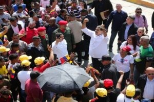 Oficialismo prepara movilización de "maquinaria" antes del #25May con consulta popular
