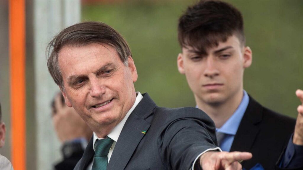 Operaron a Jair Bolsonaro en Brasil por una obstrucción intestinal