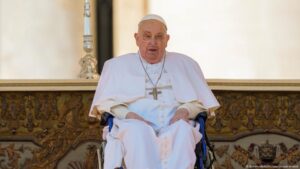 Papa Francisco aparece por sorpresa tras su hospitalización – DW – 06/04/2025