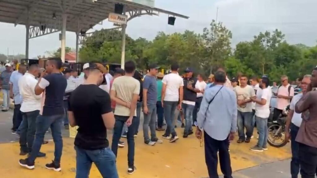 PeajesComunidad de Corozal (Sucre) impide continuidad operativa del peaje Las Flores