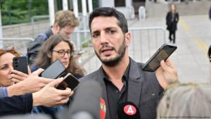 Periodista sueco condenado en Turquía por difamar a Erdogan – DW – 30/04/2025