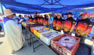 Pescadores de Miranda donan más de 3.600 kilos de pescado en Higuerote - Yvke Mundial