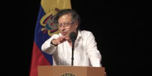 Petro decretará en Colombia la emergencia económica y sanitaria por un brote de fiebre amarilla