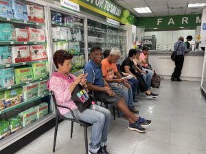 Por primera vez la Farmacia El Ejército realiza jornada de urología
