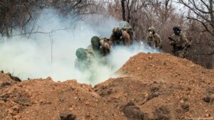 Por qué los desertores vuelven al frente – DW – 17/04/2025