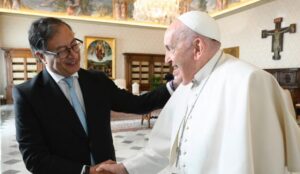 Recomendación médica deja a Petro fuera de las exequias del papa Francisco: "Quería ir al entierro de un amigo" (Video) - AlbertoNews
