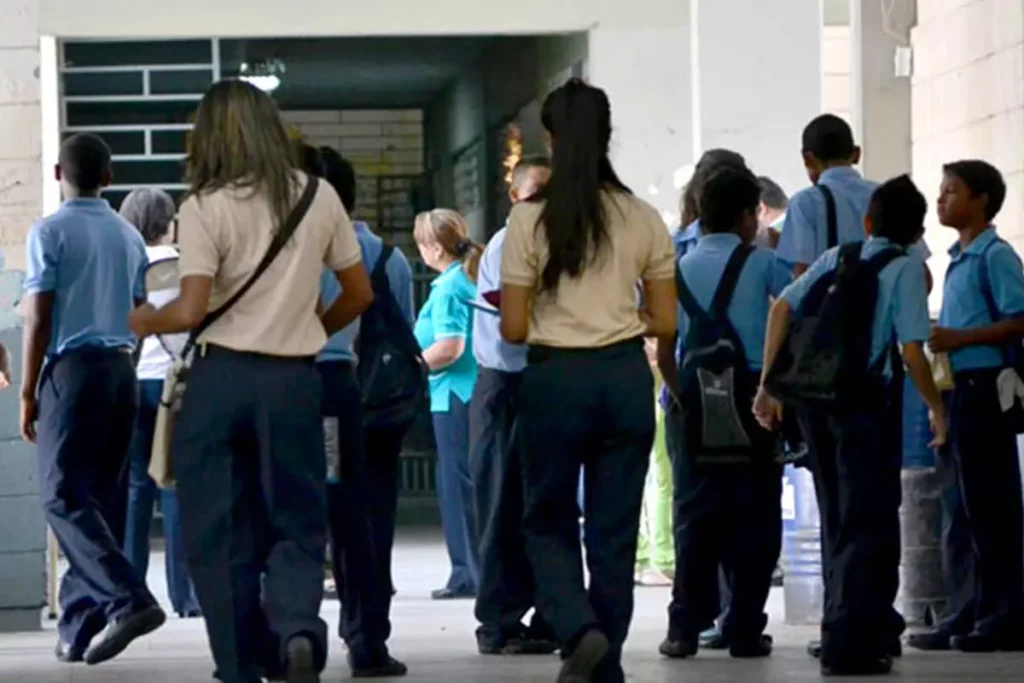 Rendimiento de escolares en Venezuela empeoró más, alerta estudio de la Ucab