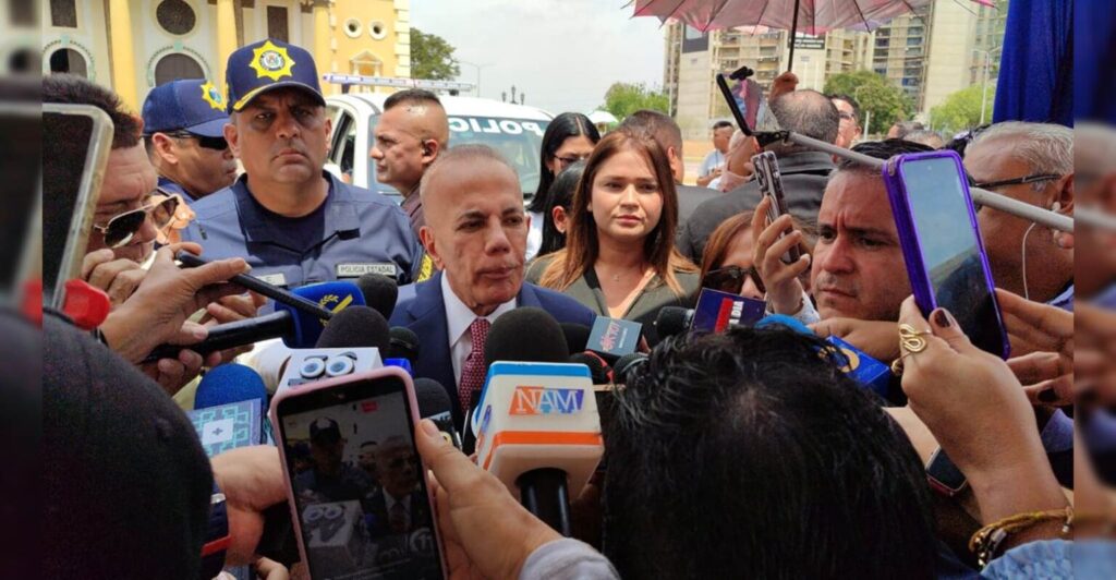 Rosales confirma que se postulará y asegura que evalúan candidaturas