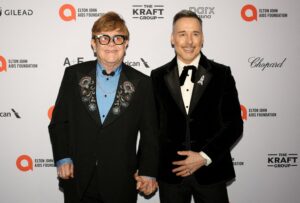 Rusia califica de «indeseable» la fundación de Elton John contra el sida y podría procesar a los rusos que trabajen en ella o la financien