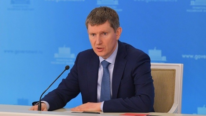 Rusia critica los aranceles de Trump y defiende a la OMC: "Somos testigos de intentos de crear nuevos sistemas de regulación comercial" - AlbertoNews