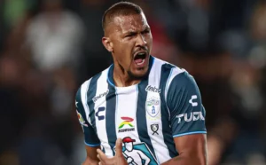 Salomón Rondón renovó contrato con el Pachuca