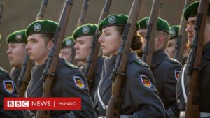 "Se trata de cuánto tiempo nos va a dar Putin para prepararnos": la histórica decisión de Alemania de dejar atrás su problemático pasado y armarse contra una guerra