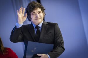 Sindicatos argentinos marchan por Día del Trabajador y contra el ajuste de Milei - AlbertoNews