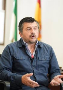 "Su objetivo sería no sacar menos que Espadas"