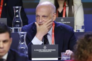 Tebas responde a Uribes después de que el presidente del CSD dijera que Olmo está jugando gracias a LaLiga