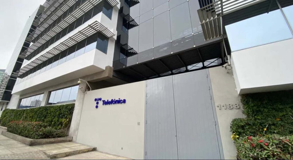Telefónica vende su filial de Perú a la empresa argentina Integra por 900.000 euros