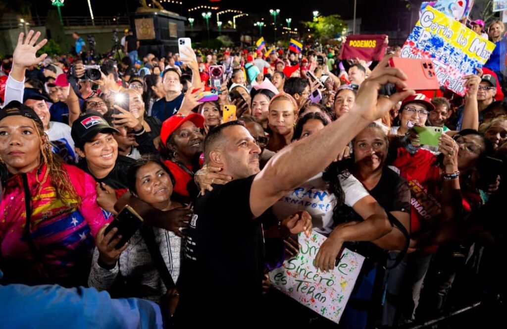 Terán presenta su candidatura ante el pueblo de La Guaira