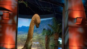 The Experience abre en Bogotá con tecnología animatrónica y recorrido interactivo