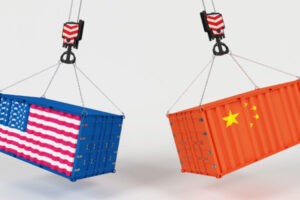 Trump amenaza a China con un arancel adicional del 50% por las represalias de Pekín