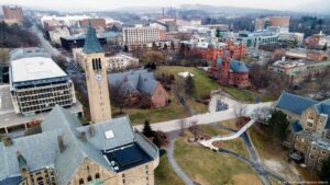 Trump bloquea USD 1.000 millones a la Universidad de Cornell – DW – 09/04/2025