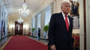 Trump se plantea ofrecer dinero a migrantes indocumentados para que abandonen EE.UU.