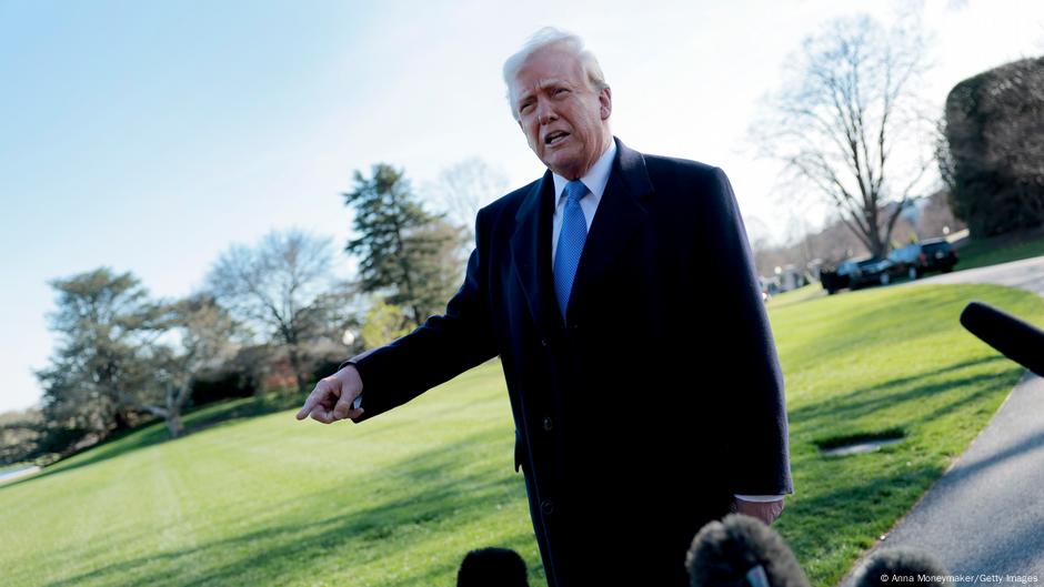 Trump sugiere alivio arancelario a China si vende TikTok – DW – 04/04/2025