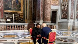 Trump y Zelenski se reúnen antes del funeral del papa – DW – 26/04/2025