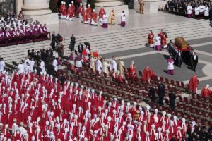 Funeral del papa Francisco en la Plaza de San Pedro en el Vaticano.