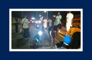 Un hombre y una mujer sufren lesiones de consideración al colisionar su moto contra un canino en la Av. Mariño Sur