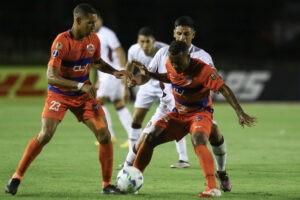 Un mermado Lanús agua la fiesta de Puerto Cabello en la Copa Sudamericana