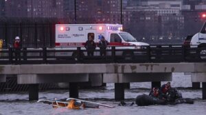 Una familia catalana muere al caer su helicóptero en el río Hudson de Nueva York