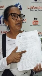 Una residente de Corapalito denuncia que están construyendo otra casa encima de su hogar