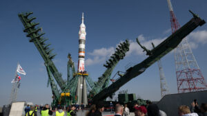 VIDEO: Despega la nave Soyuz MS-27 con una tripulación ruso-estadounidense a la EEI