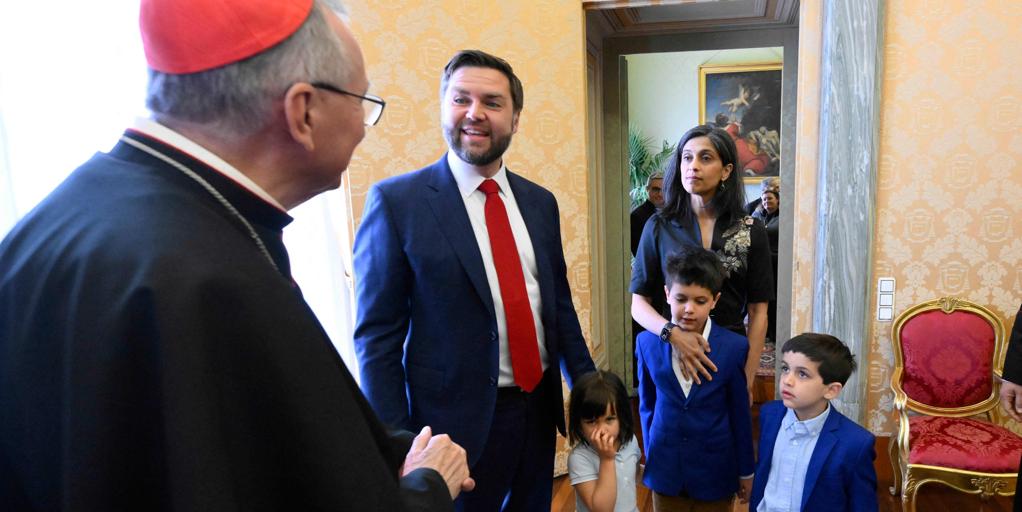 Vance se reúne en privado con el Papa durante su visita al Vaticano
