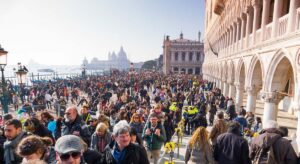 Venecia reactiva la tasa turística para los visitantes que no hacen noche en la Ciudad de los Canales
