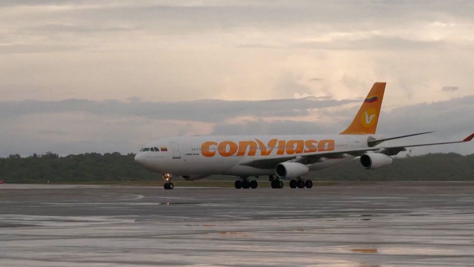 Venezuela recibe un nuevo vuelo con 174 migrantes deportados desde EEUU vía Honduras