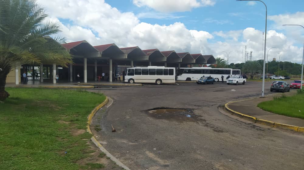 Viajeros deben evitar abordar transporte no autorizado en Semana Santa