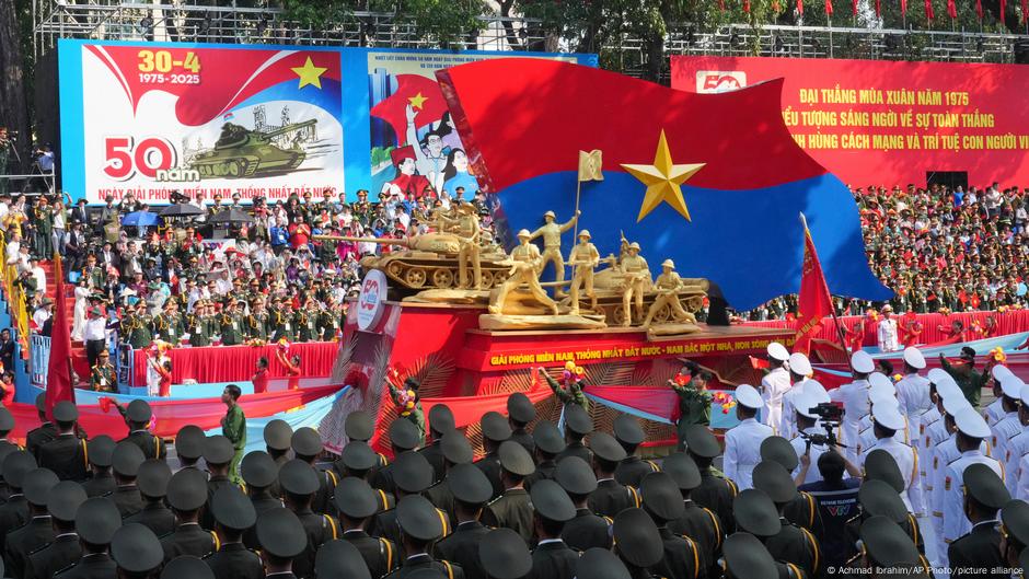 Vietnam celebra los 50 años de la toma de Saigón – DW – 30/04/2025