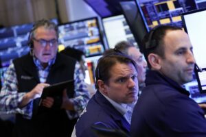 Wall Street abre en rojo después de la publicación de datos débiles del PIB en EEUU