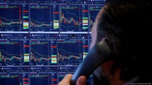Wall Street cerró con fuerte caída por nerviosismo comercial – DW – 11/04/2025