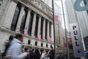 Wall Street cierra con su peor caída desde marzo de 2020 tras los aranceles