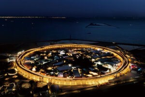 un enorme anillo de dos kilómetros y 20 metros de alto