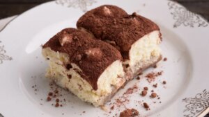 una receta barata de un chef viral que mezcla el cheesecake y el tiramisú