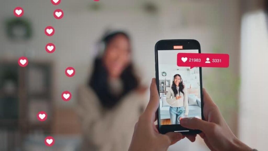 ¿Qué significa 'delulu', 'fomo', ‘ghostear’ y otras palabras virales de TikTok que usan los adolescentes?