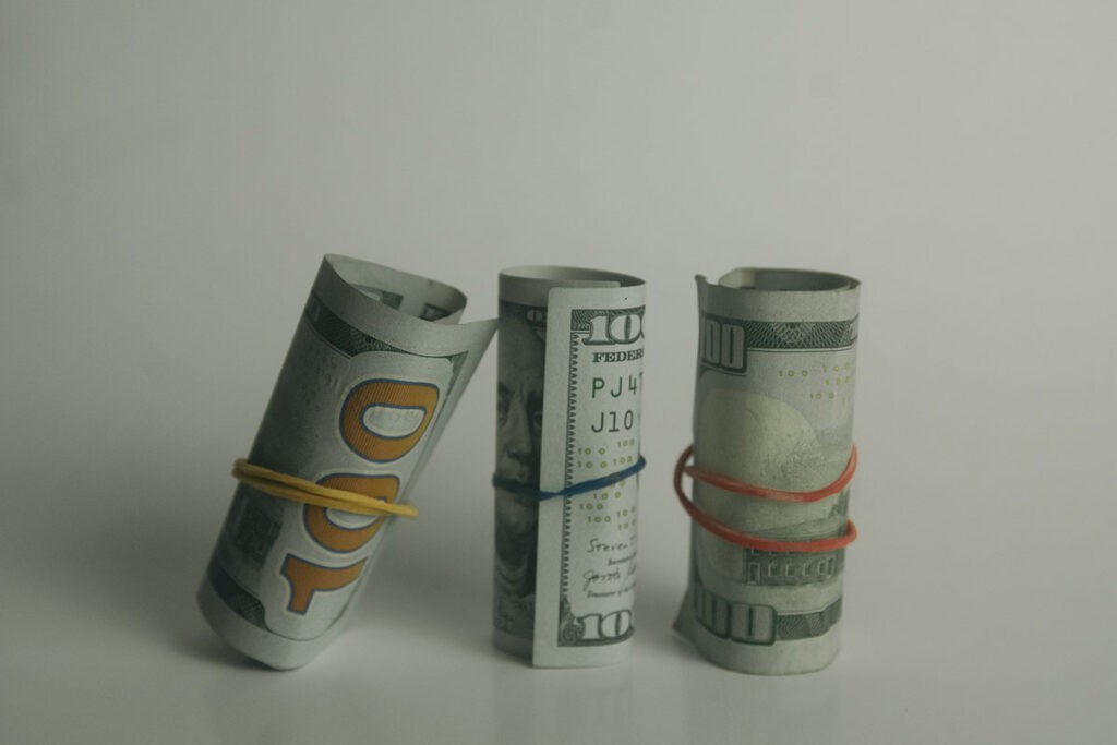 Precio del dólar supera los 48 bolívares y la moneda local sigue en caída