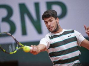 Alcaraz y Swiatek inician bien el Roland Garros