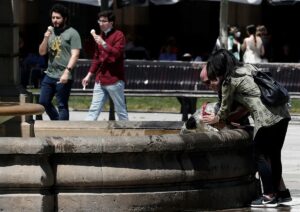 Amistad presencial, protectora de la salud mental en adolescentes