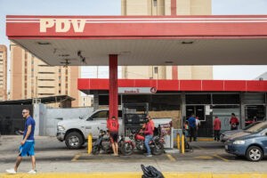 Asdrúbal Oliveros alertó que fin de licencia a Chevron podría regresar la hiperinflación a Venezuela