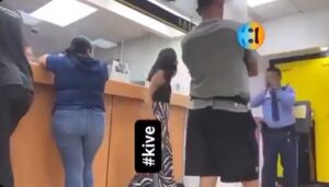 Asegura ser «la esposa de Jesús de Nazaret» y le exige a un banco herencia divina de 70 mil dólares (VIDEO)